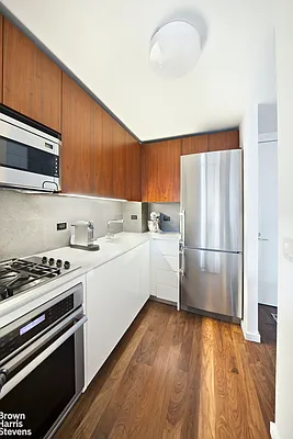 Rented by Brown Harris Stevens | media 13