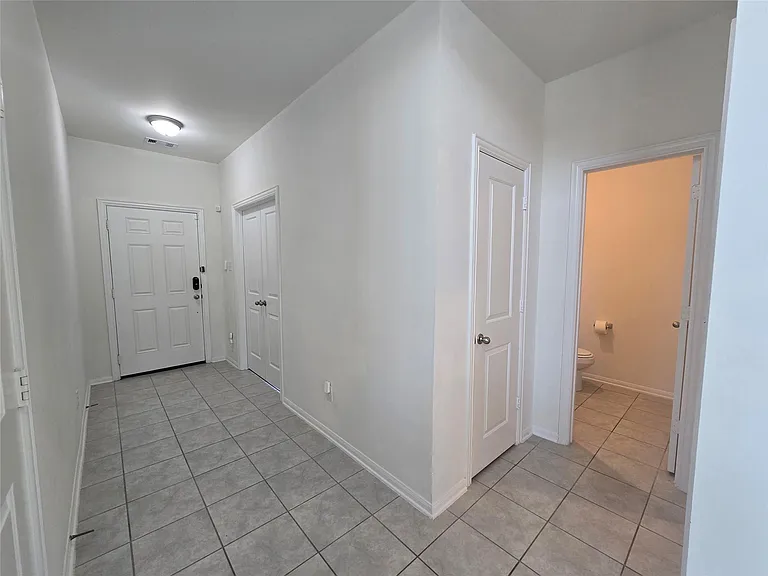 7318 Parkview Dr — Photo 2