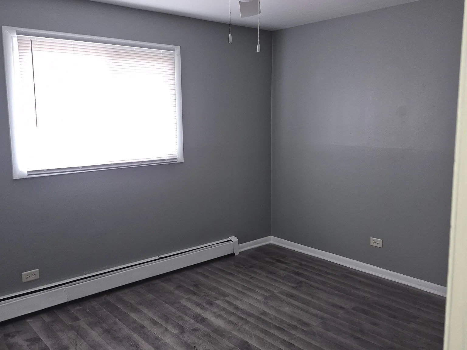 3 bed, 1000 sqft, $1,650 — Photo 1
