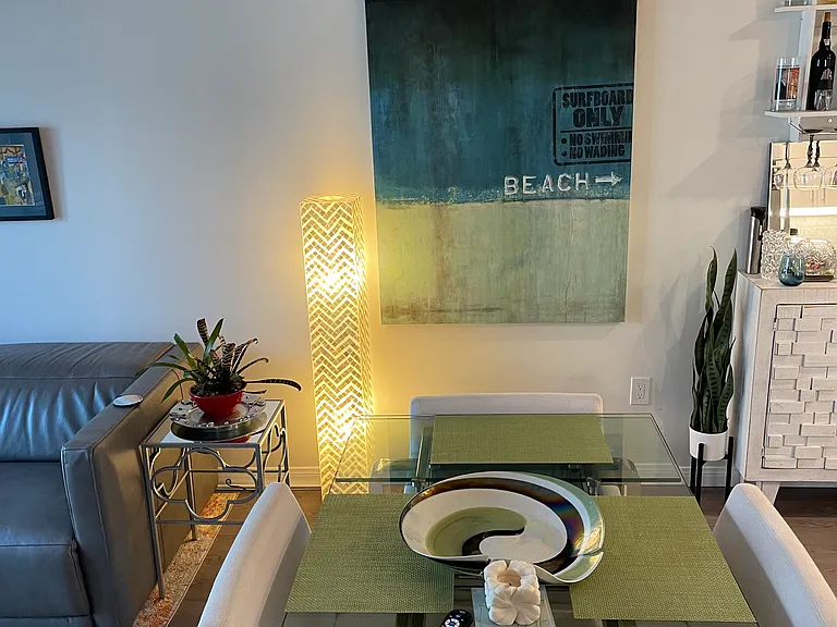 Dining area, table extends to seat 8