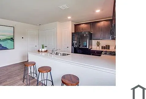 1113 Avalon Dr — Photo 3