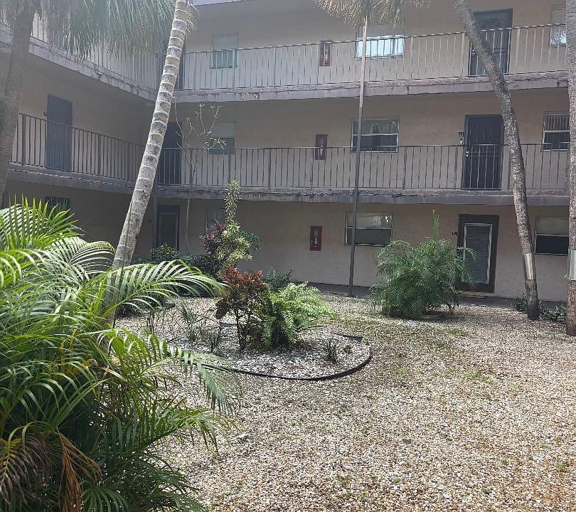 1st image of 2840 Somerset Drive #206