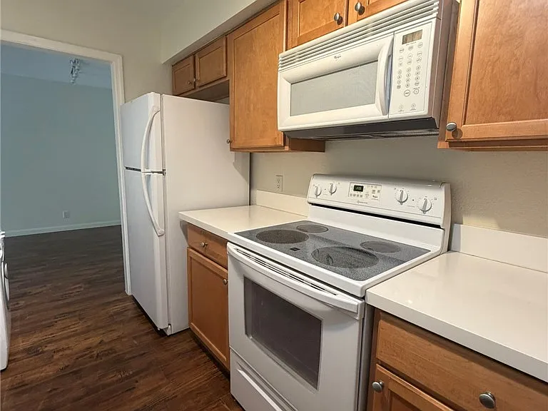 650 Oakmont Ave #2113 — Photo 8