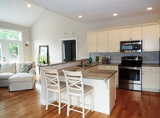 4th image of 7 Tuscany Dr