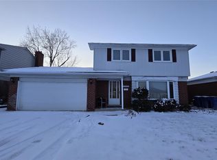 30829 Eiffel Ave, Warren, MI 48088