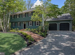 2 Woods Edge Ct, Medford, NJ 08055