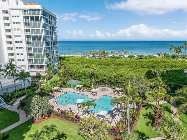 50 Seagate Dr APT 302, Naples, FL 34103