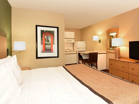 4th image of 4504 Brookfield Corporate Dr #Studiob