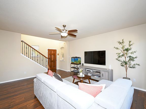 4th image of 1119 Pinnacle Fls