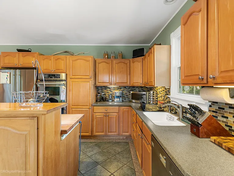 281 Waterman St — Photo 19