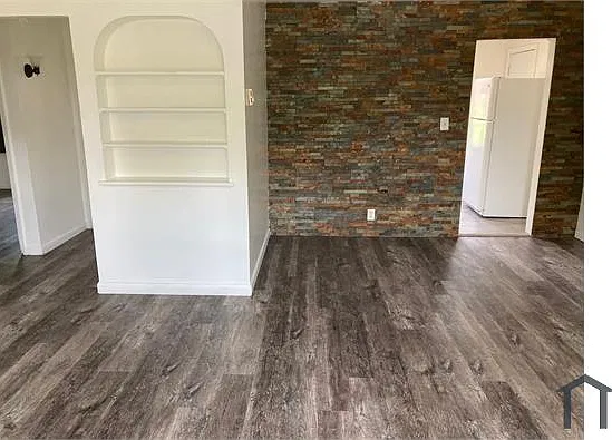 2 bed, 920 sqft, $925 — Photo 3