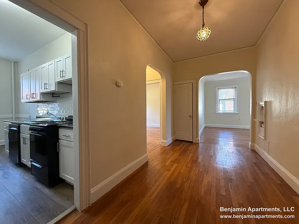 2043-2045 Commonwealth Ave #4A