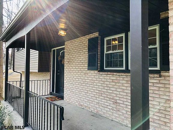 3rd image of 388 Park Ln