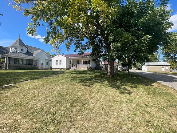 3rd image of 302 W Main St
