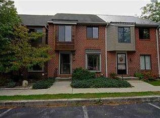 303 Fox Ridge Ct, Harrisburg, PA 17102