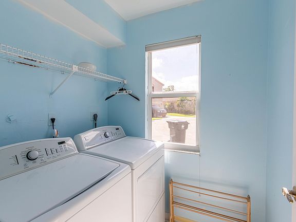 2nd image of 1704 Shoreside Cir