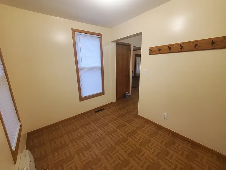 511 Olive St — Photo 2