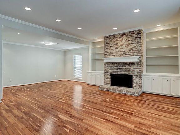 4th image of 1439 Bering Dr #1453