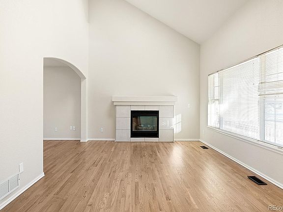 4th image of 2861 Fernwood Place
