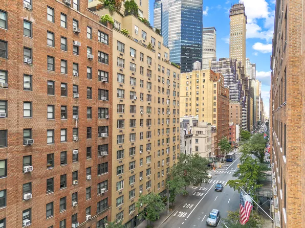 310 Lexington Avenue image 11 of 25