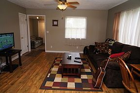 5th image of 702 Central Ave