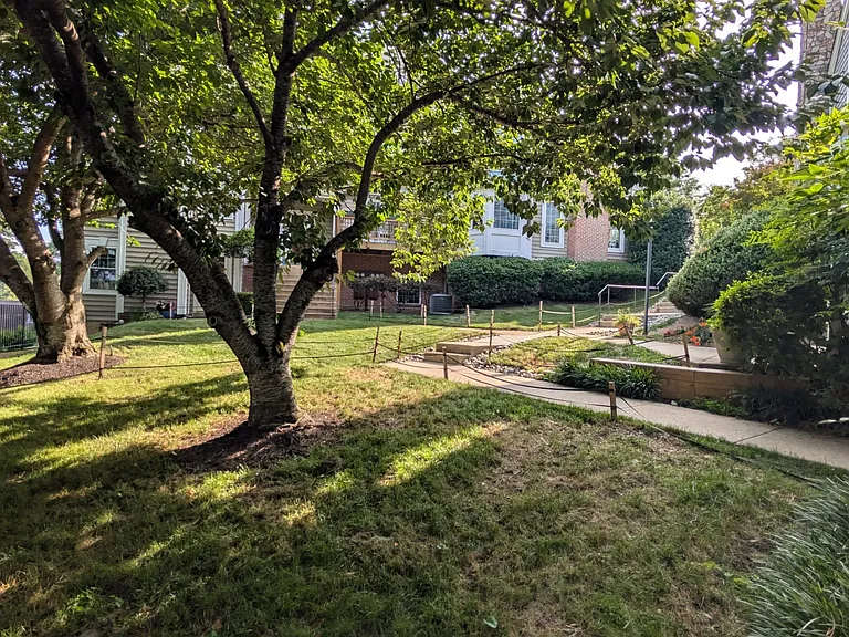 332 Overlook Dr — Photo 14