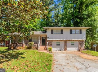 802 San Miguel Dr, Stone Mountain, GA 30083