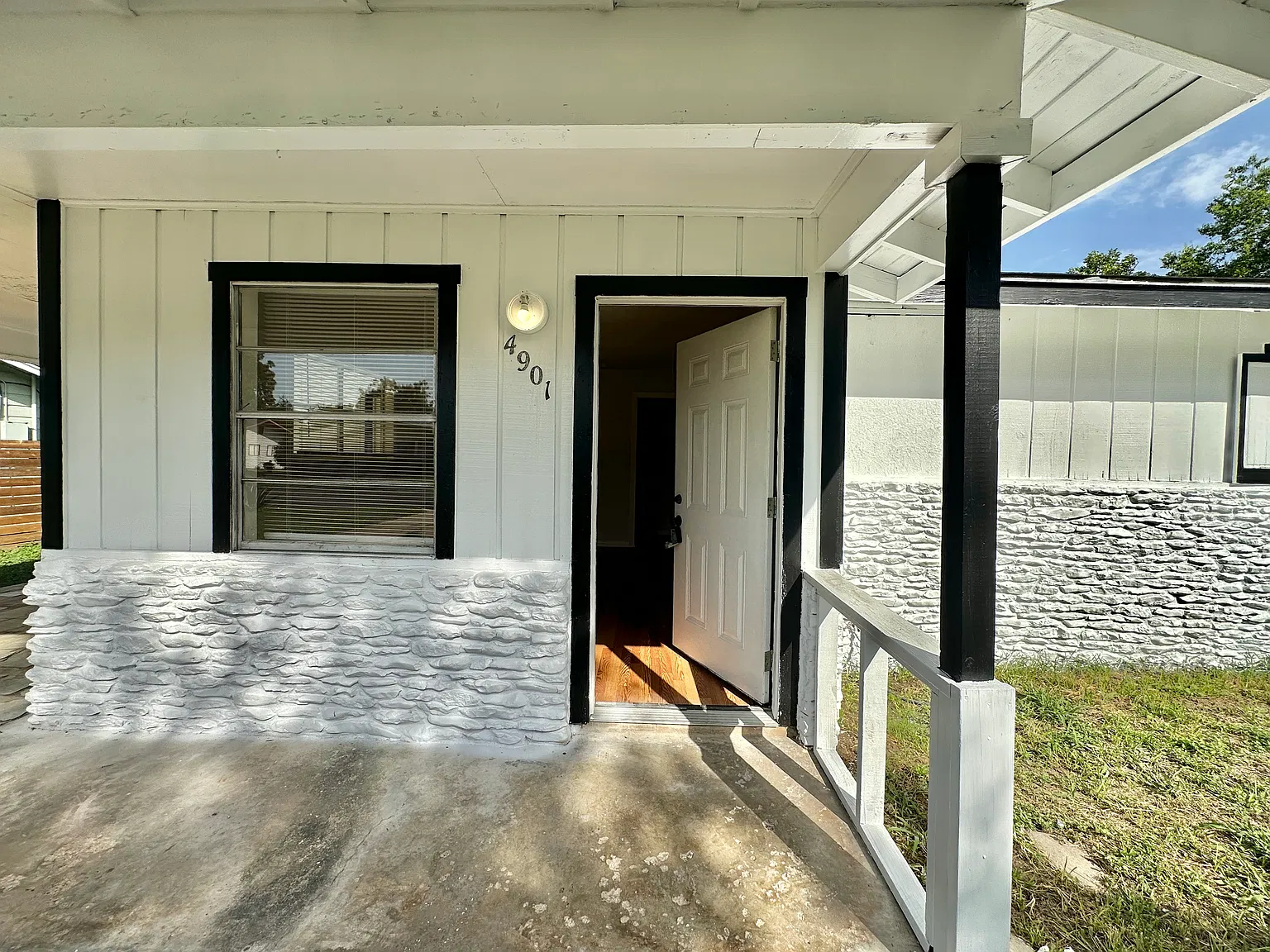 3 bed, 1052 sqft, $1,750 — Photo 3