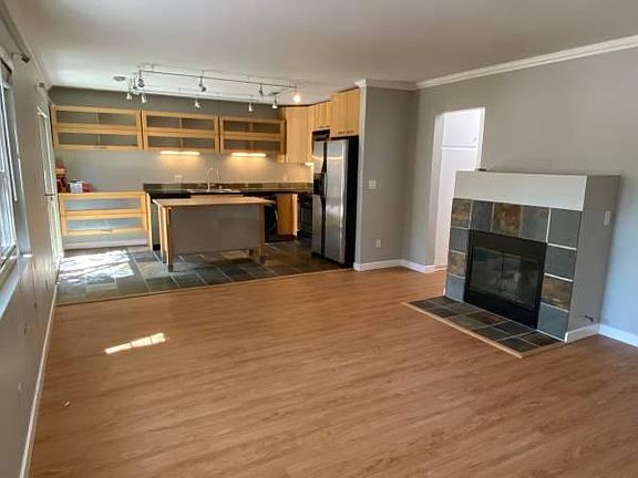 3rd image of 4173 Mississippi St
