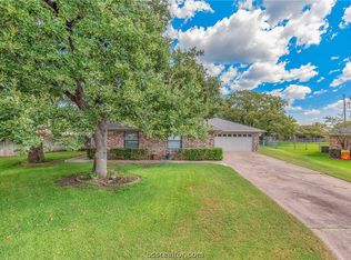 4307 Apache Ct, Bryan, TX 77802
