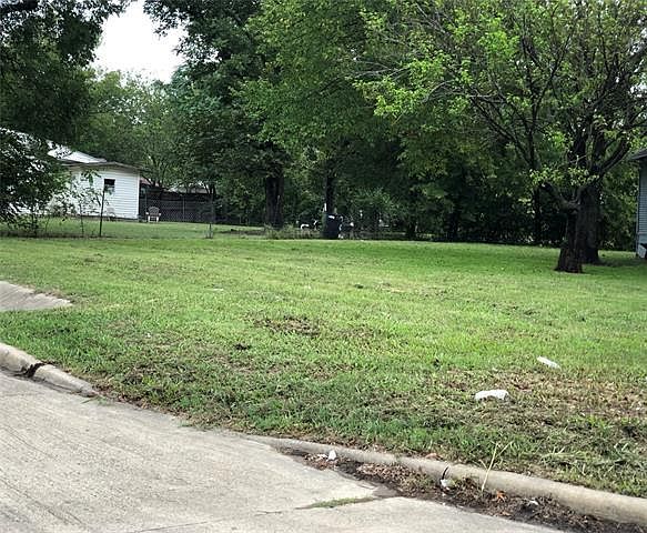 1st image of 409 E Alamo St