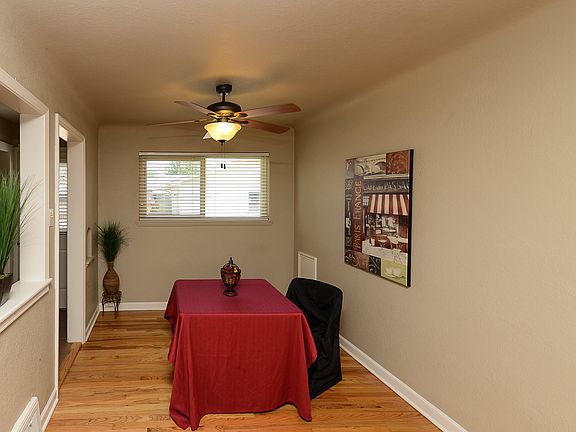 Formal Dining Room: Formal, 11’x8’