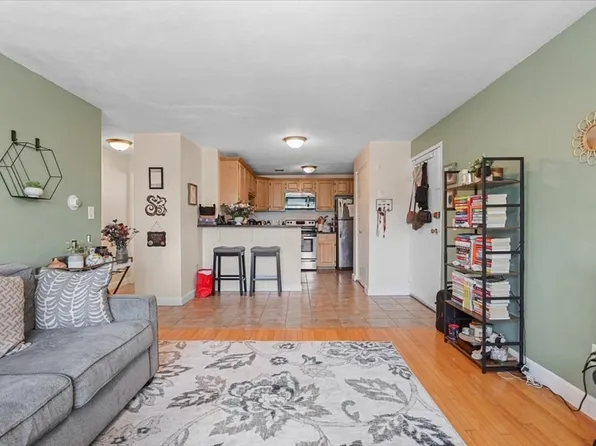 357 Faneuil St APT 12A, Boston, MA 02135