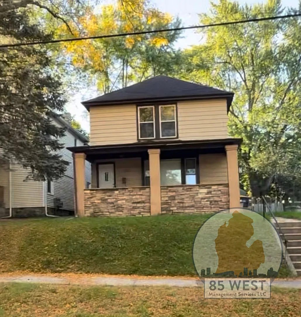 2 bed, 850 sqft, $1,300 — Photo 1