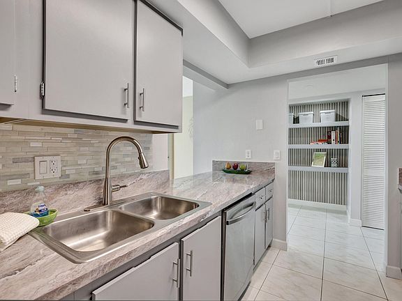 5th image of 1101 River Reach Drive #415