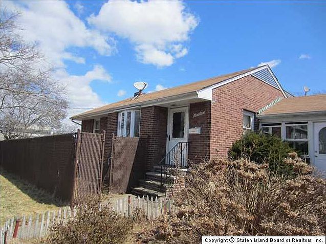 2nd image of 19 Livermore Ave