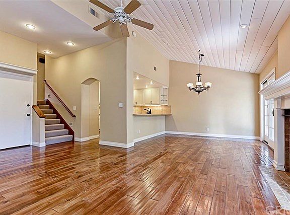 2nd image of 7 Catalina Ct