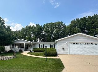 5724 Cypress Ln, Machesney Park, IL 61115