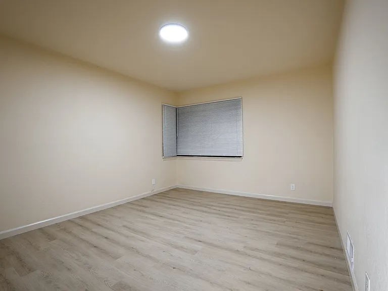 582 Euclid Ave #A — Photo 17