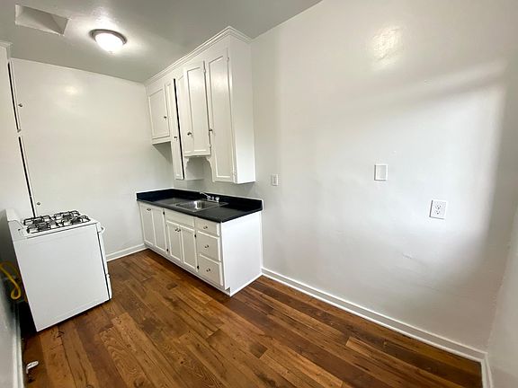 2nd image of 359 S Alvarado St #309