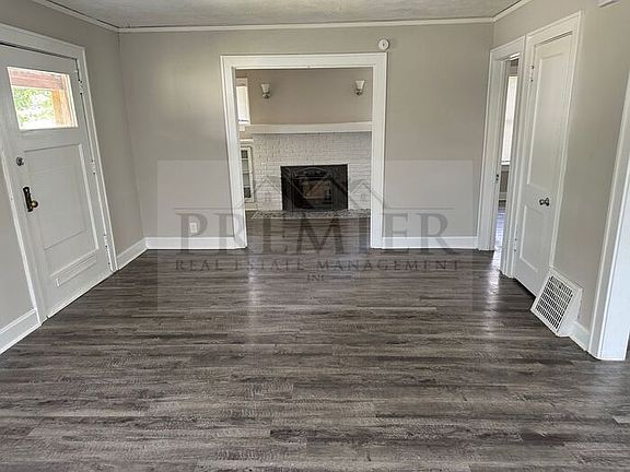 3rd image of 2115 E 70th Ter