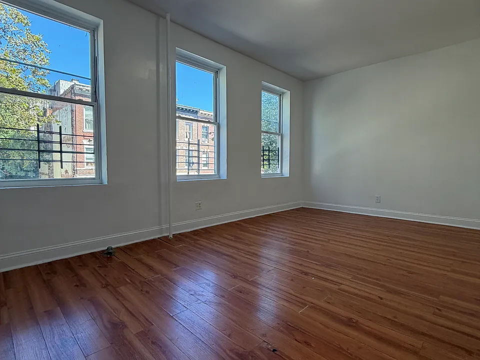 91 Elliott Ave #2