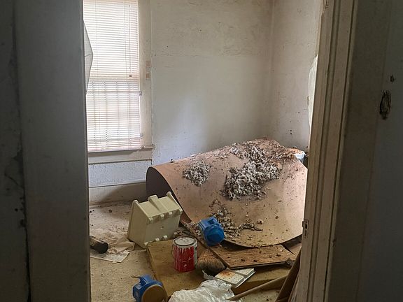 5th image of 526 Nelson St