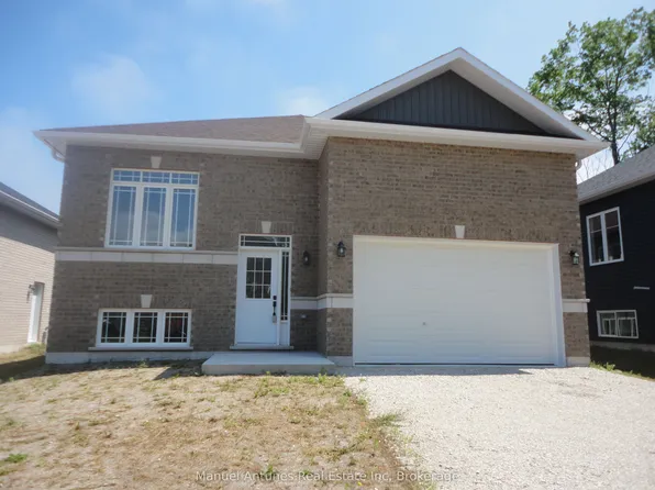 4 Joanne Cres S, Wasaga Beach, ON L9Z 0S2