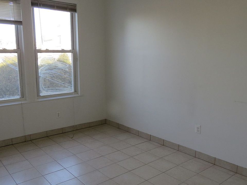 18 Steinway St Astoria, NY, 11105 Apartments for Rent Zillow