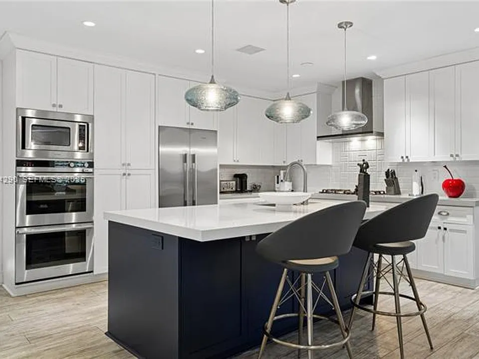 231 Fluvia Ave #231