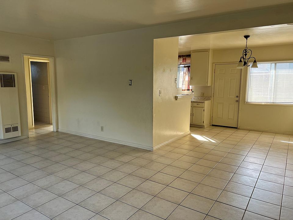 2nd image of 11404 Fairview St