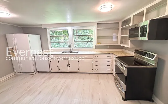 2 bed, 1.0 bath, 960 sqft, $1,345 — Photo 4