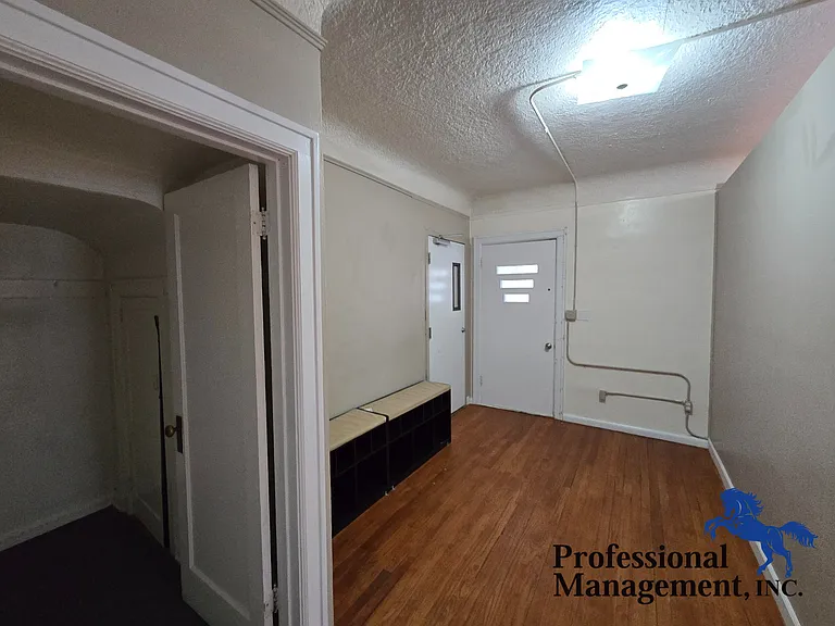 708 N 31st St #A — Photo 2