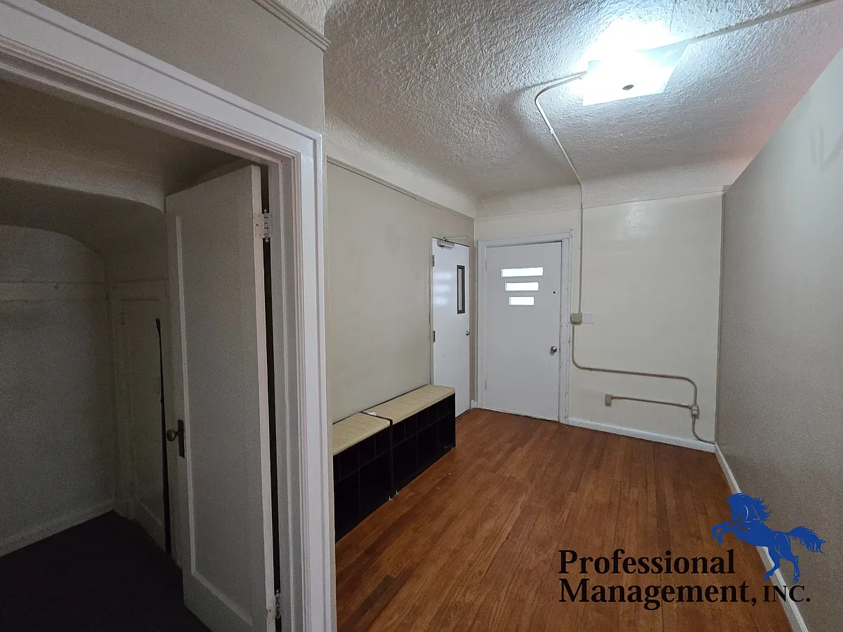 Building Photo - 708 N 31st St #A